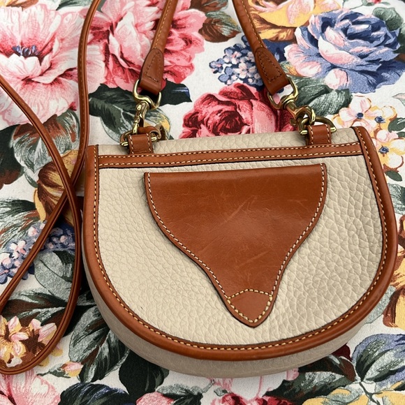 🦆 Dooney and Bourke Calvary bag- Vintage - Picture 3 of 12